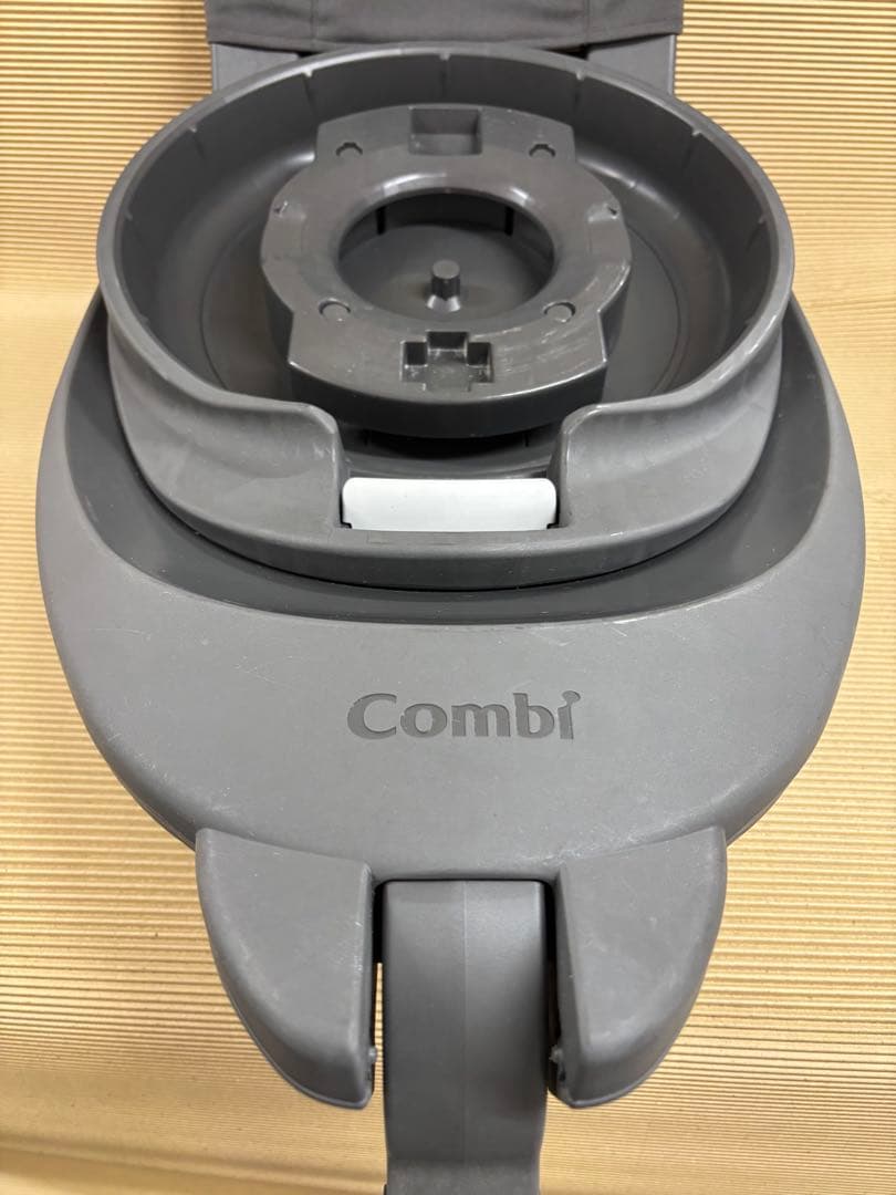 コンビ　The S 乗せ替え用　チャイルドシート　のせかえベース