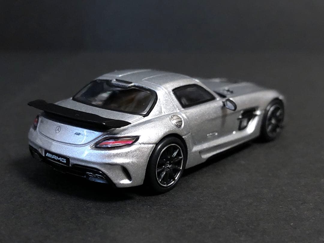 ターマックワークス 1/64 メルセデスベンツ SLS AMG ブラックシリーズ