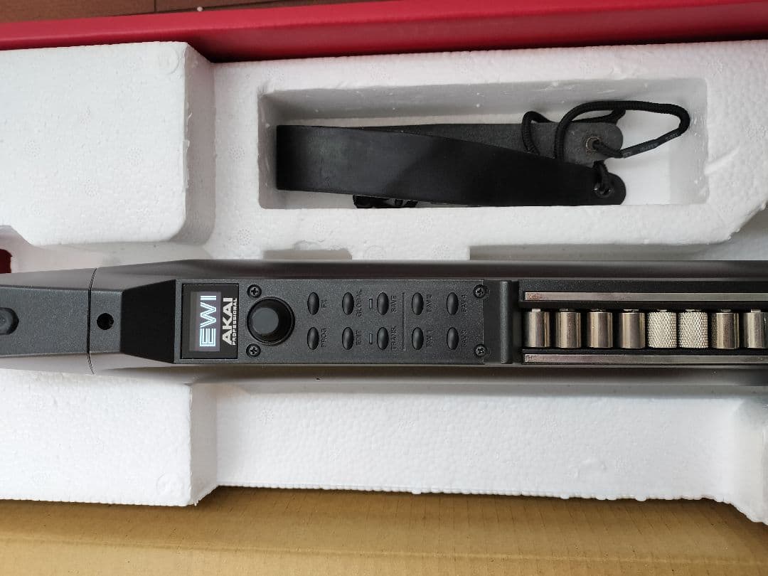 美品 アカイ AKAI EWI SOLO スタンド、ケース他付属品付き