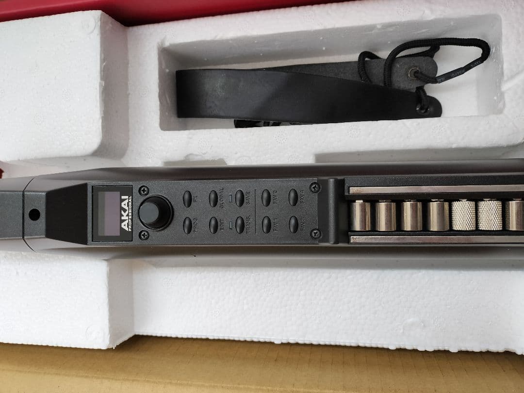 美品 アカイ AKAI EWI SOLO スタンド、ケース他付属品付き