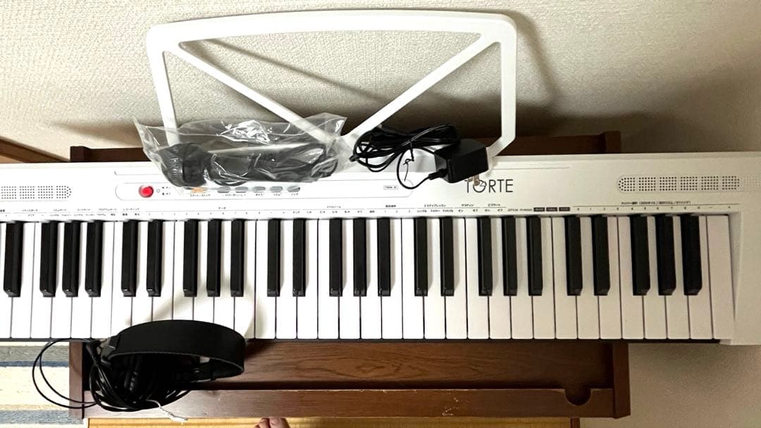 TORTE 電子キーボード 61鍵盤 TSDK-61 300ボイス　おまけ多数