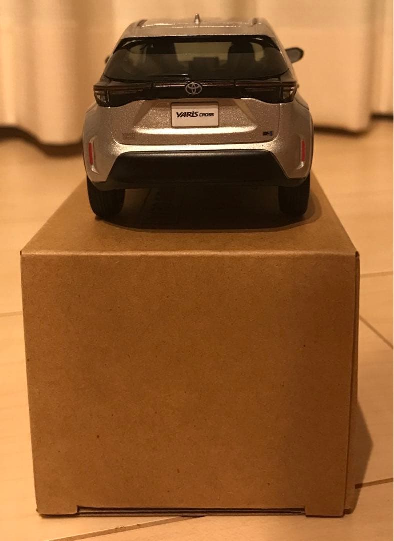 ミニカー 色見本 ヤリスクロス