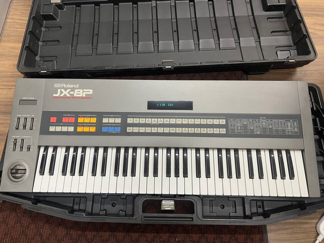 Roland JX-8P アナログシンセサイザー（ケース付き）