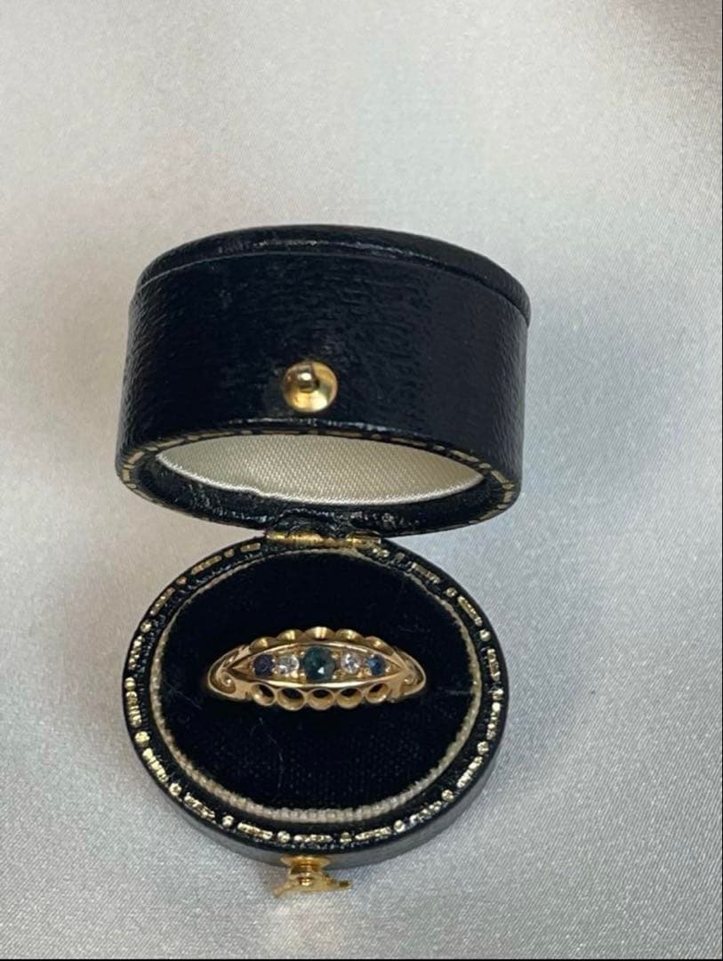 英国　イギリスアンティーク　18ct 18金　サファイヤリング