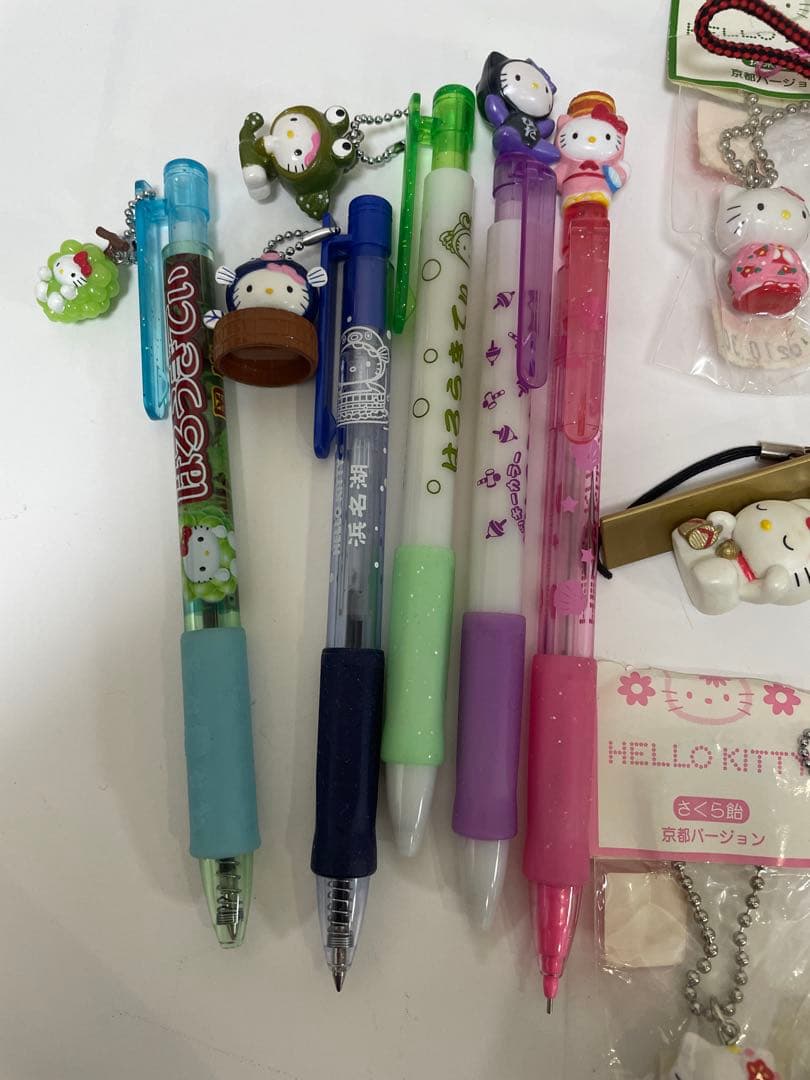 ハローキティ ストラップ ボールペンチャーム ご当地キティまとめ売り 66個