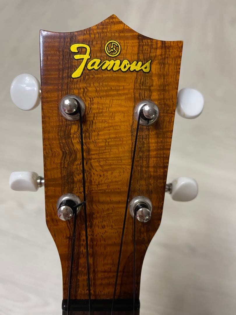 お洒落♦️ヤマハ　フェイマス　ウクレレ　ブラック弦　yf2 Famous 5G