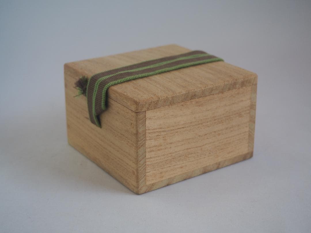 建仁寺派元管長 竹田益州御箱書 2代川本光春 桑彫柳水香合（共箱