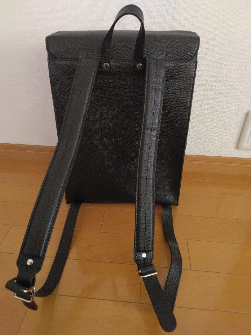 黒の本革　ビジネスリュック
