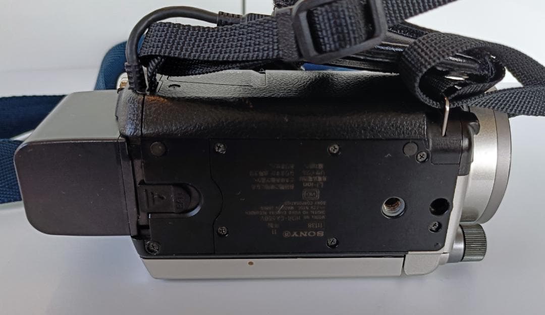 M*a様 SONY ビデオカメラ HDR-CX560 本体とACアダプター【完動