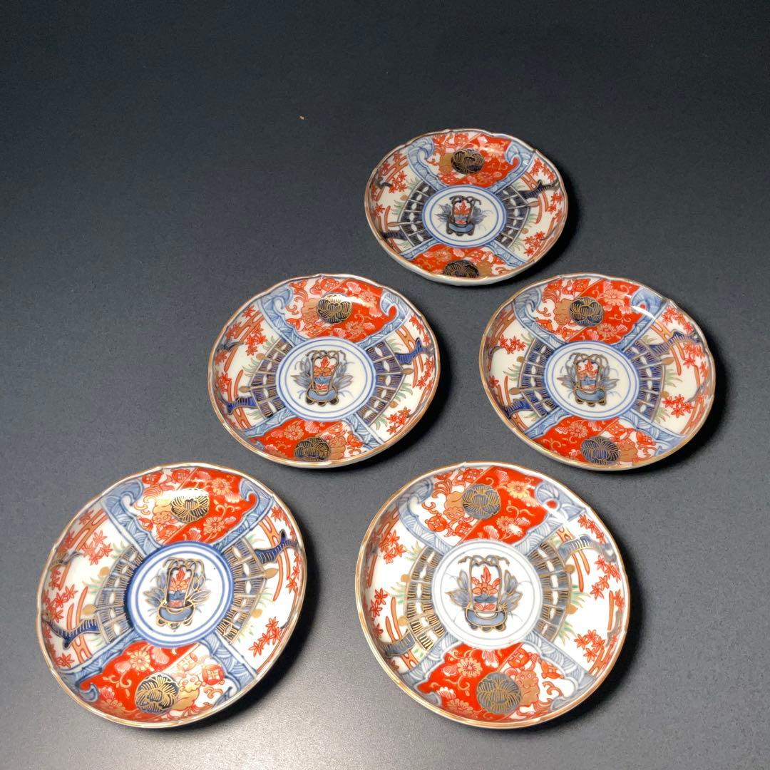 伊万里金襴手 花籠図小皿５枚組　桐箱付　∅11　骨董　古伊万里　R1292お12 伊万里金襴手 花籠図小皿5枚組 桐箱付 ∅11 骨董