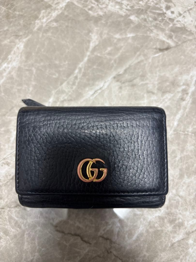 GUCCIロゴ 三つ折り財布 GUCCI ロゴ 黒 レザー 三つ折り財布 GUCCI ロゴ 三つ折りウォレット
