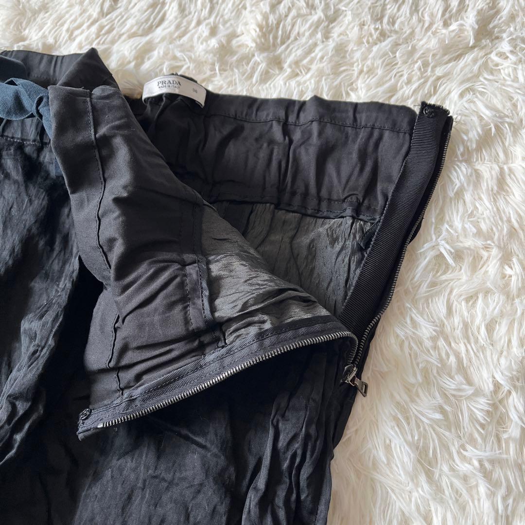ダメージありPRADA プラダ タイトスカート ブラック リボン シワ加工