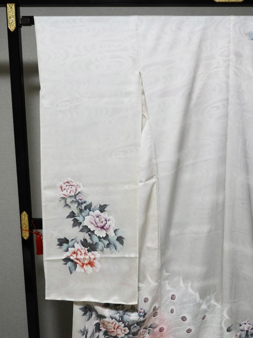 お値下げします 仮縫い 未仕立て 振袖 正絹 白地 孔雀と牡丹柄 レトロ