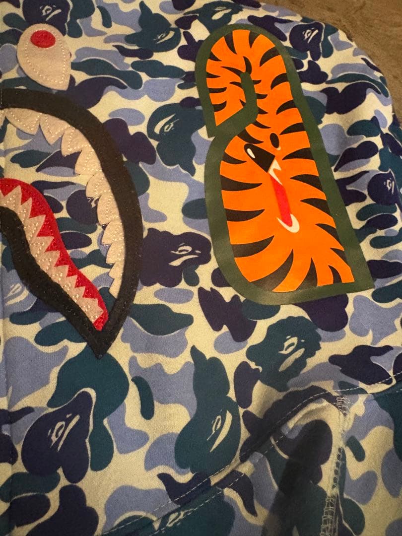 A Bathing Ape シャークパーカー M