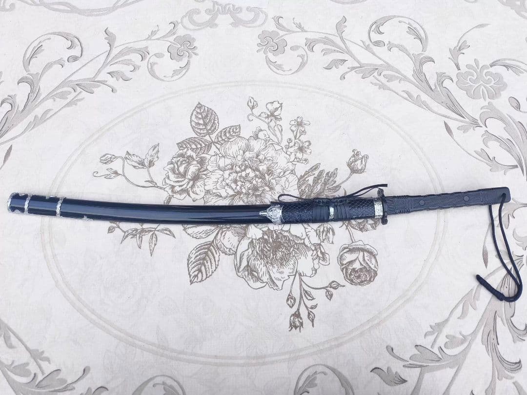 戦術風ハーフ 戦術刀 太刀 刀装具 日本刀 手鍛造打 鋼刀【希少】高級 鑑賞用