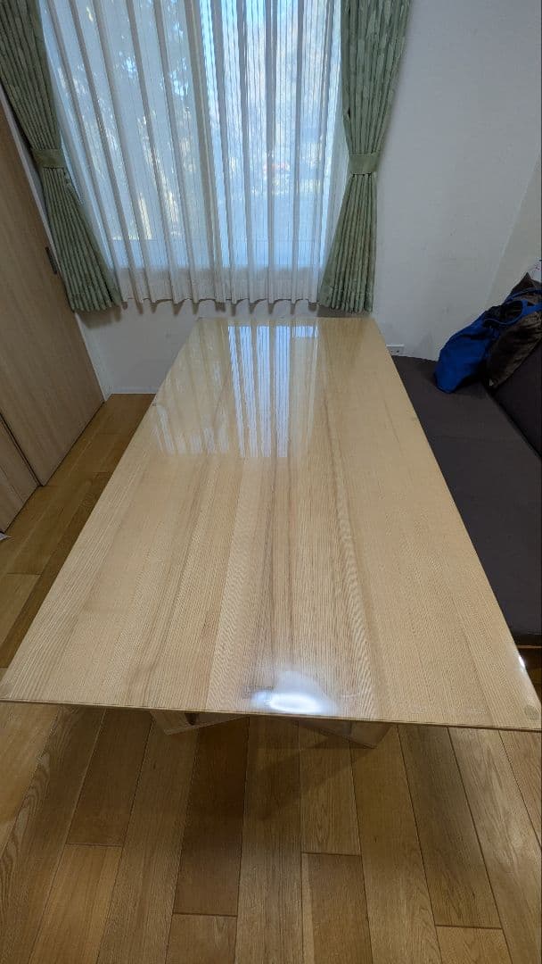 カリモク　ダイニングテーブル