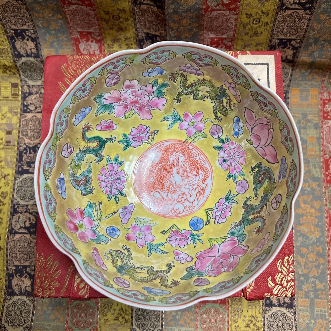 景徳鎮名碗　龍紋碗　￼高6径12cm 箱付茶道具　￼陶磁器　新品未使用長期保管品