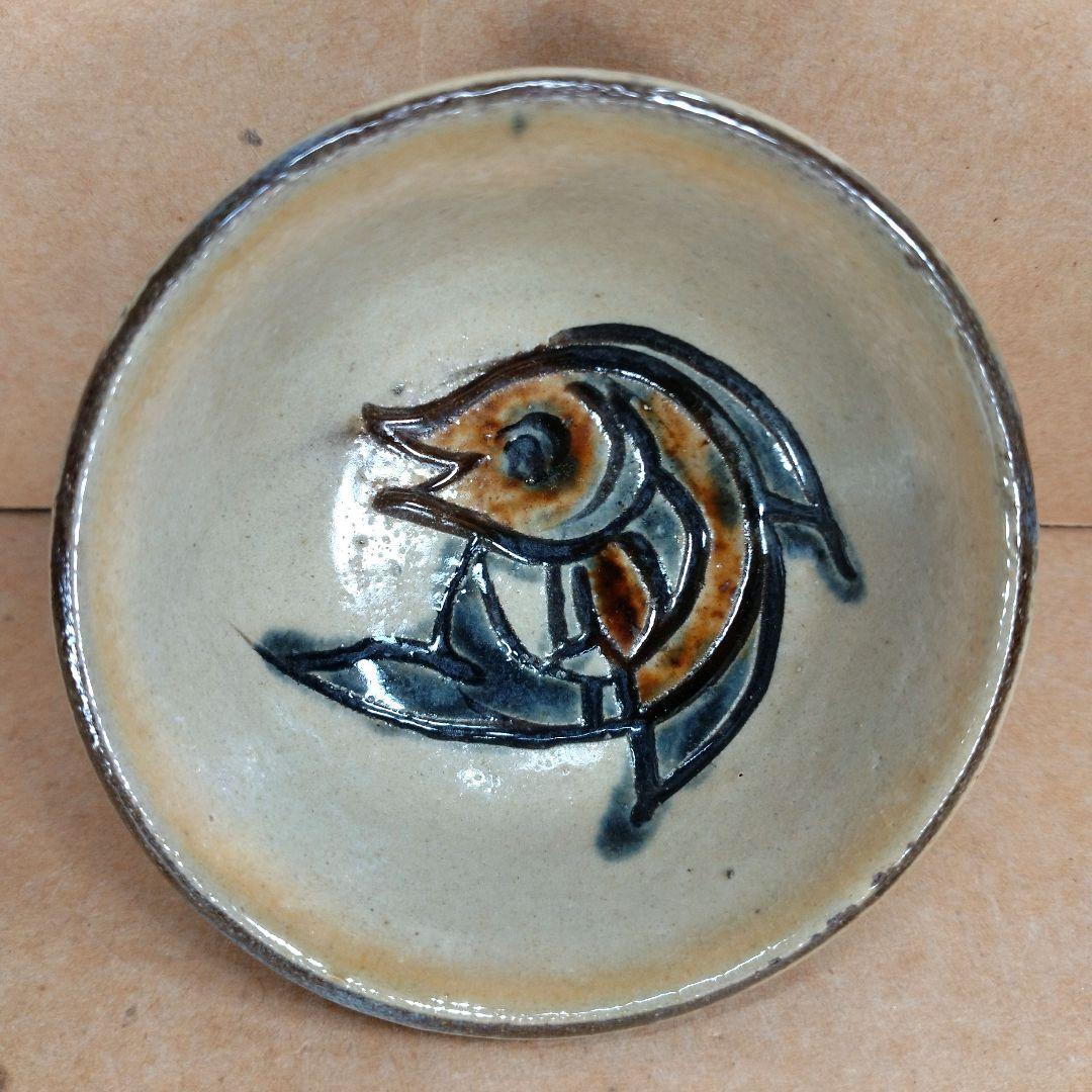 トマリン傑作【本物保証】金城次郎 ぐい呑(壷屋焼 笑魚）共箱 栞 人間国宝