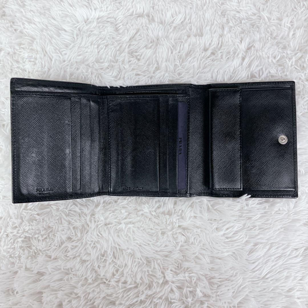 プラダ 折り財布 サフィアーノレザー 三角ロゴ 三角プレート 黒