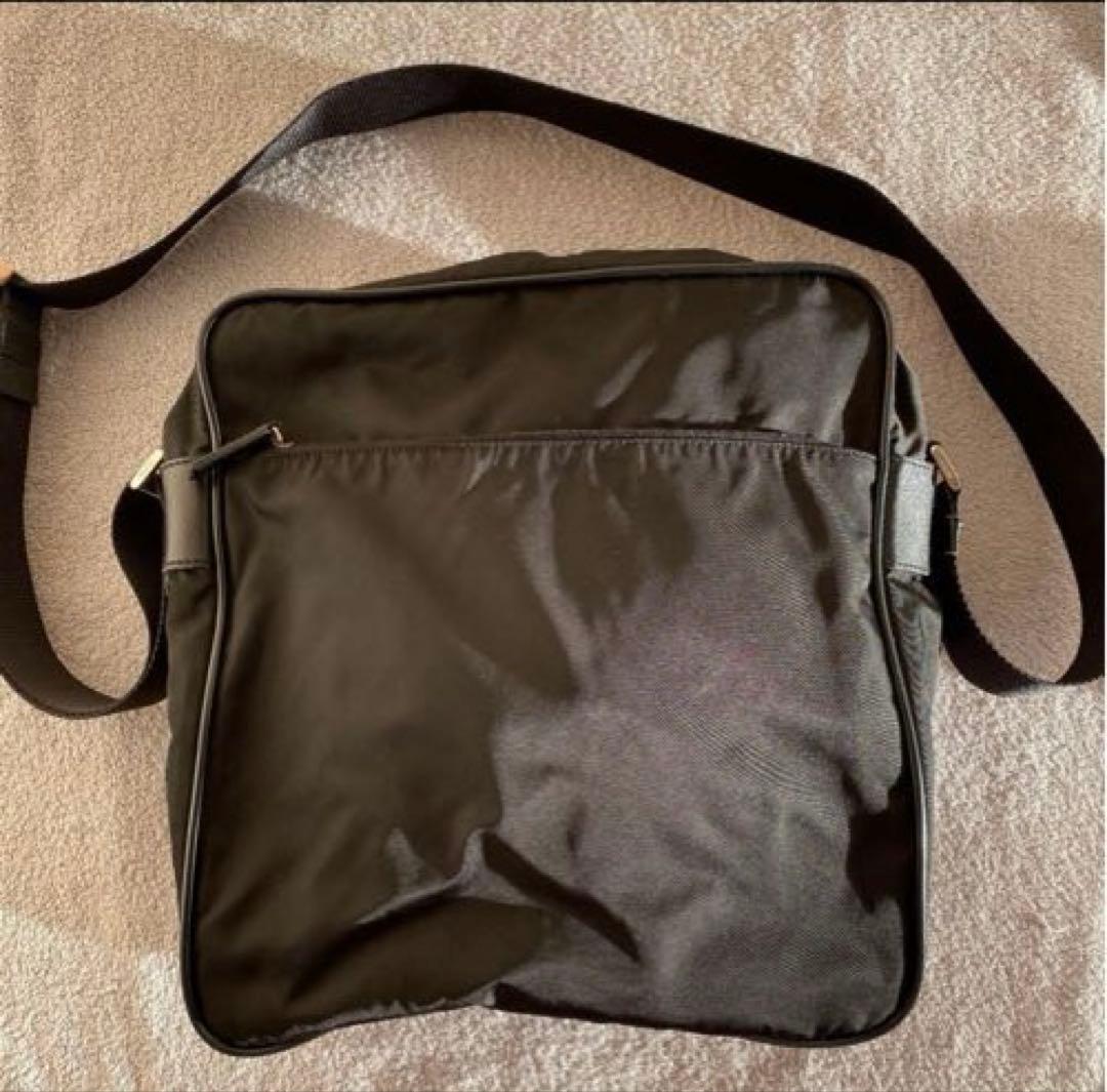 プラダ ショルダーバッグ　ユニセックス＊内側破れあり‥軽く縫っています