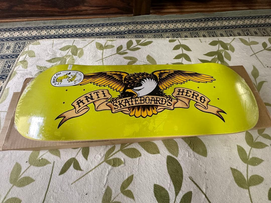 スケートボード ANTI HERO HORSE PILL