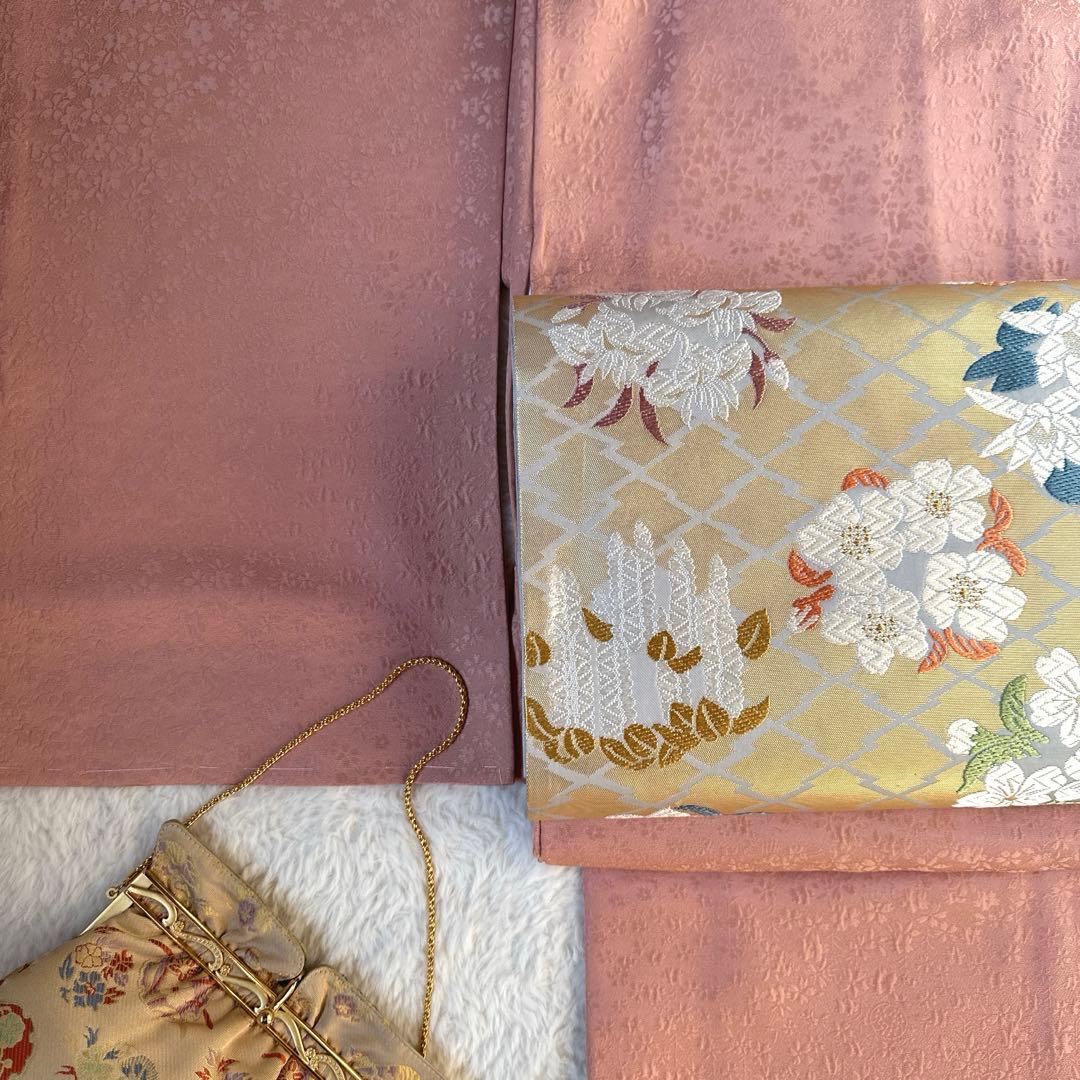 未使用　色無地　鴇羽色　桜の地紋 袷】灰梅地 桜地紋 色無地 | 大山キモノ・ちぇらうなぼるた