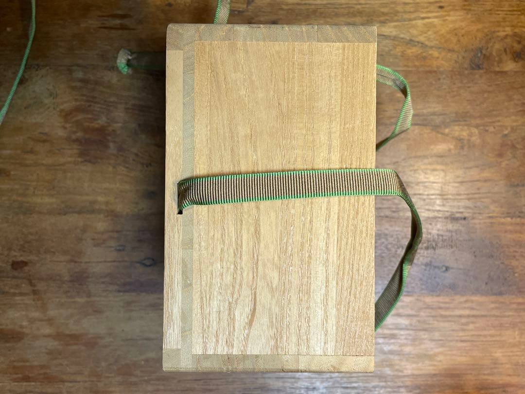 古出雲茶碗 銘:慶雲 裏千家十五代鵬雲斎書付 箱 古楽山 ニュウあり,高台小欠け