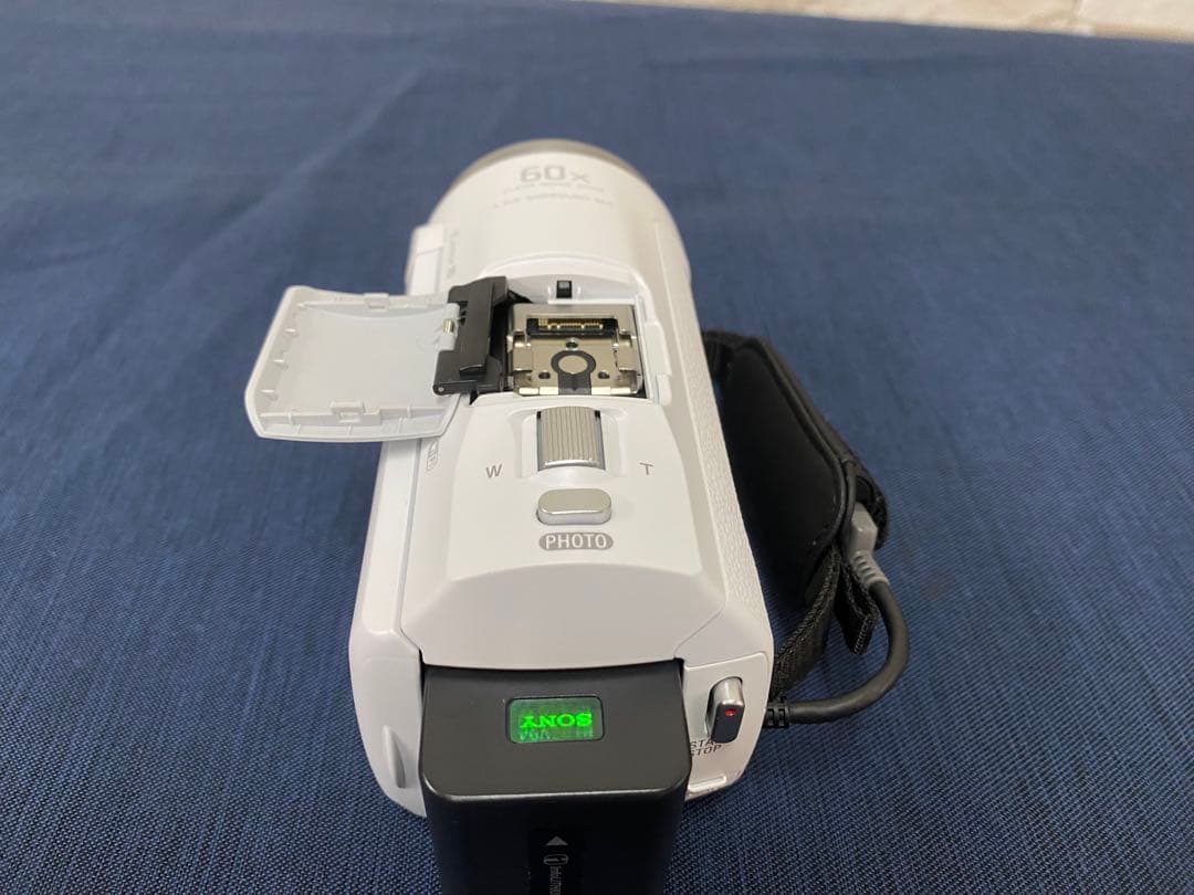 【美品】SONY HDR-CX680 ビデオカメラ ホワイト　ケースおまけ付き