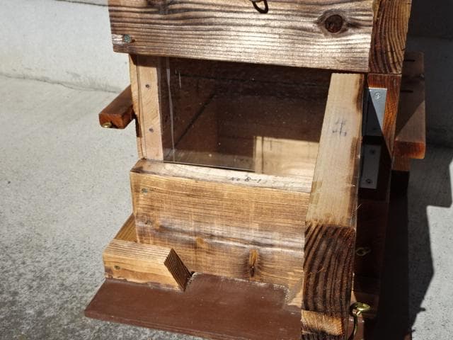 分蜂間近！！観察用窓付き、サイドドア開閉式、日本蜜蜂巣箱、日本ミツバチ巣箱、