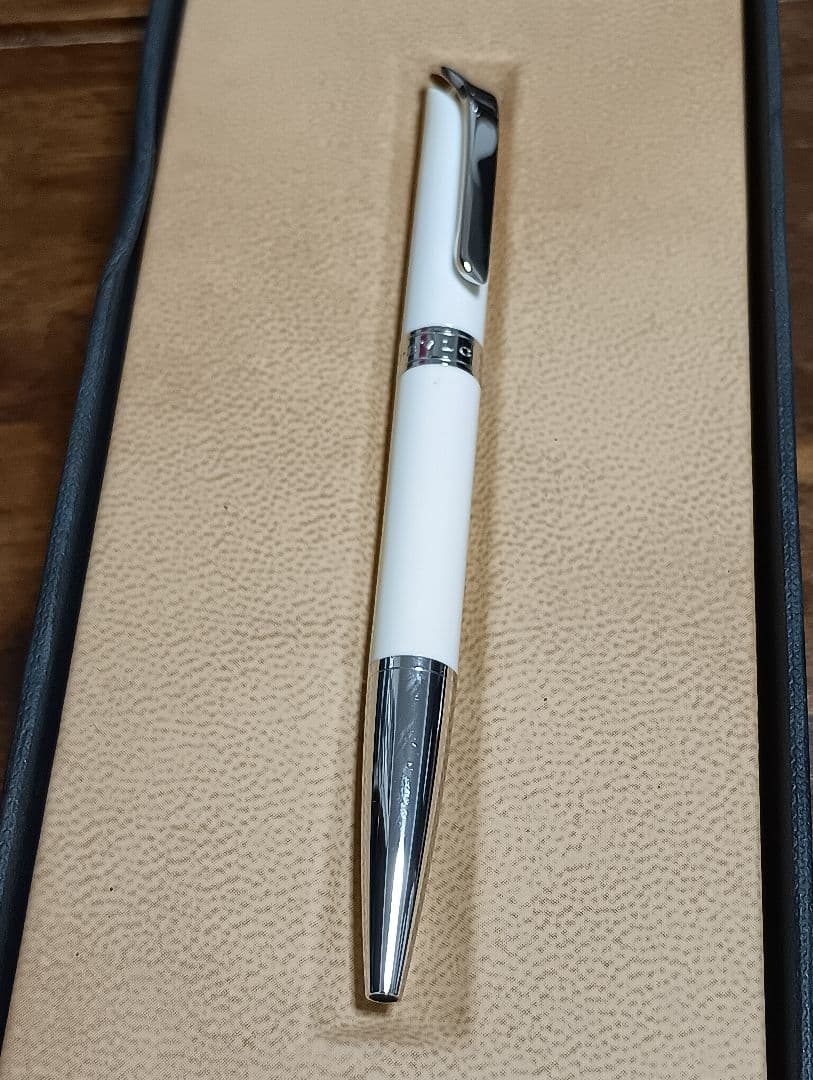 ブルガリ ミニ ボールペン シルバー 925 ホワイト 箱 保証書付