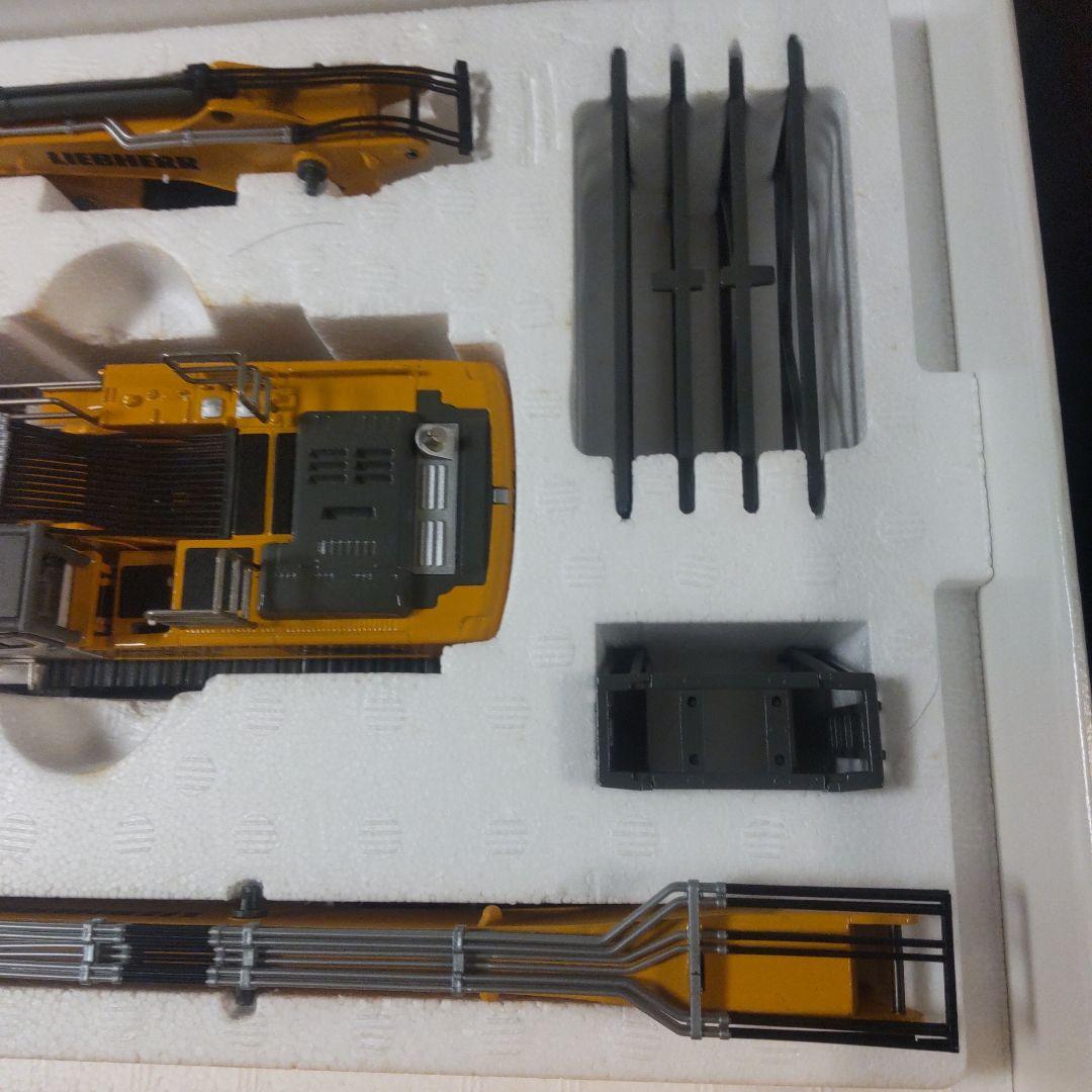 Liebherr R 960 デモリッションエクスカベーター 1:50
