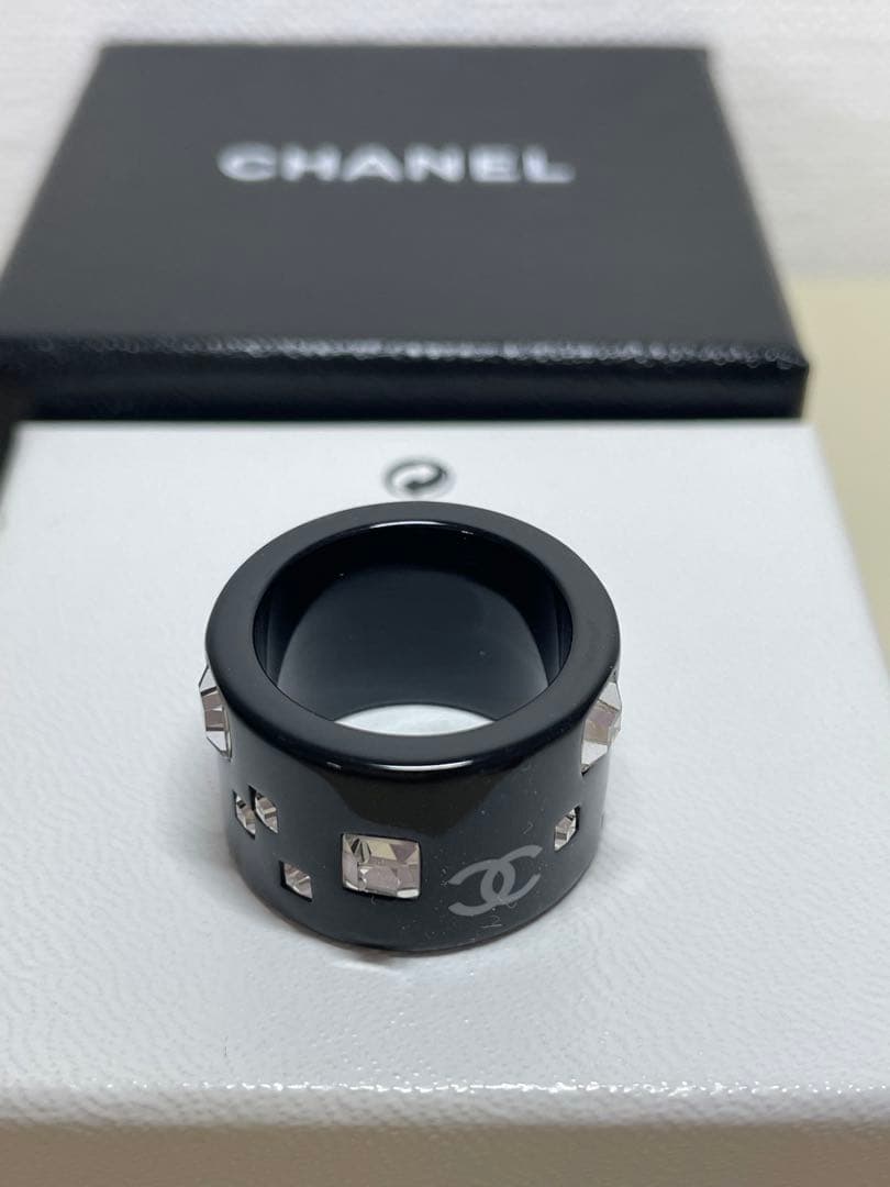 【もにょくろ】CHANEL ブラック リング クリスタル装飾　15号