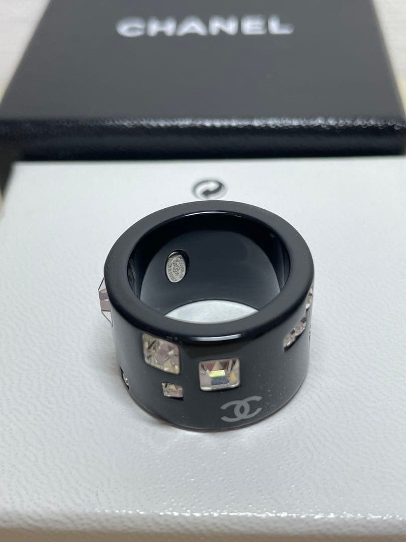 【もにょくろ】CHANEL ブラック リング クリスタル装飾　15号