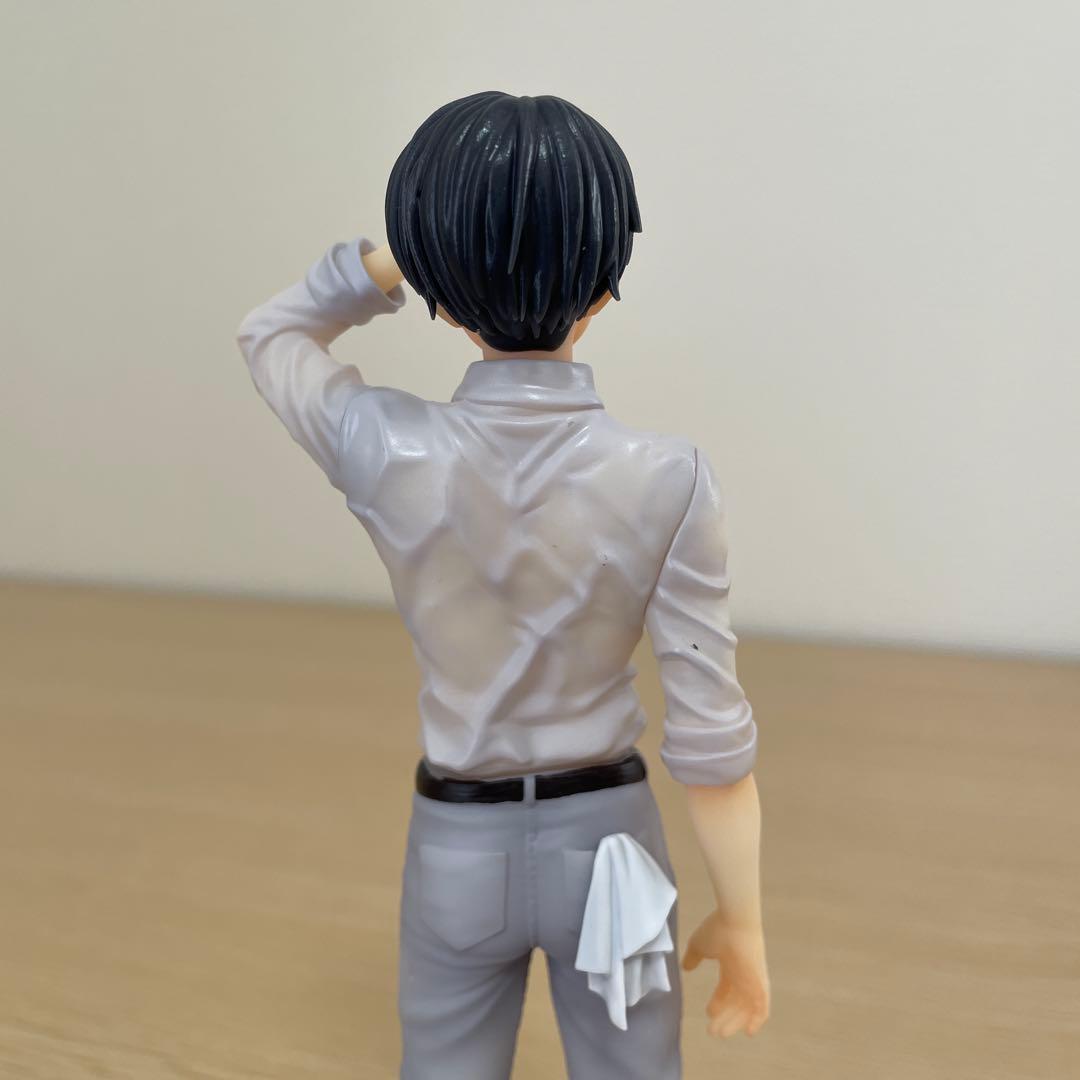 【ジャンク】リヴァイ 進撃の巨人 1/8 完成品フィギュア アプリコットブロッサ