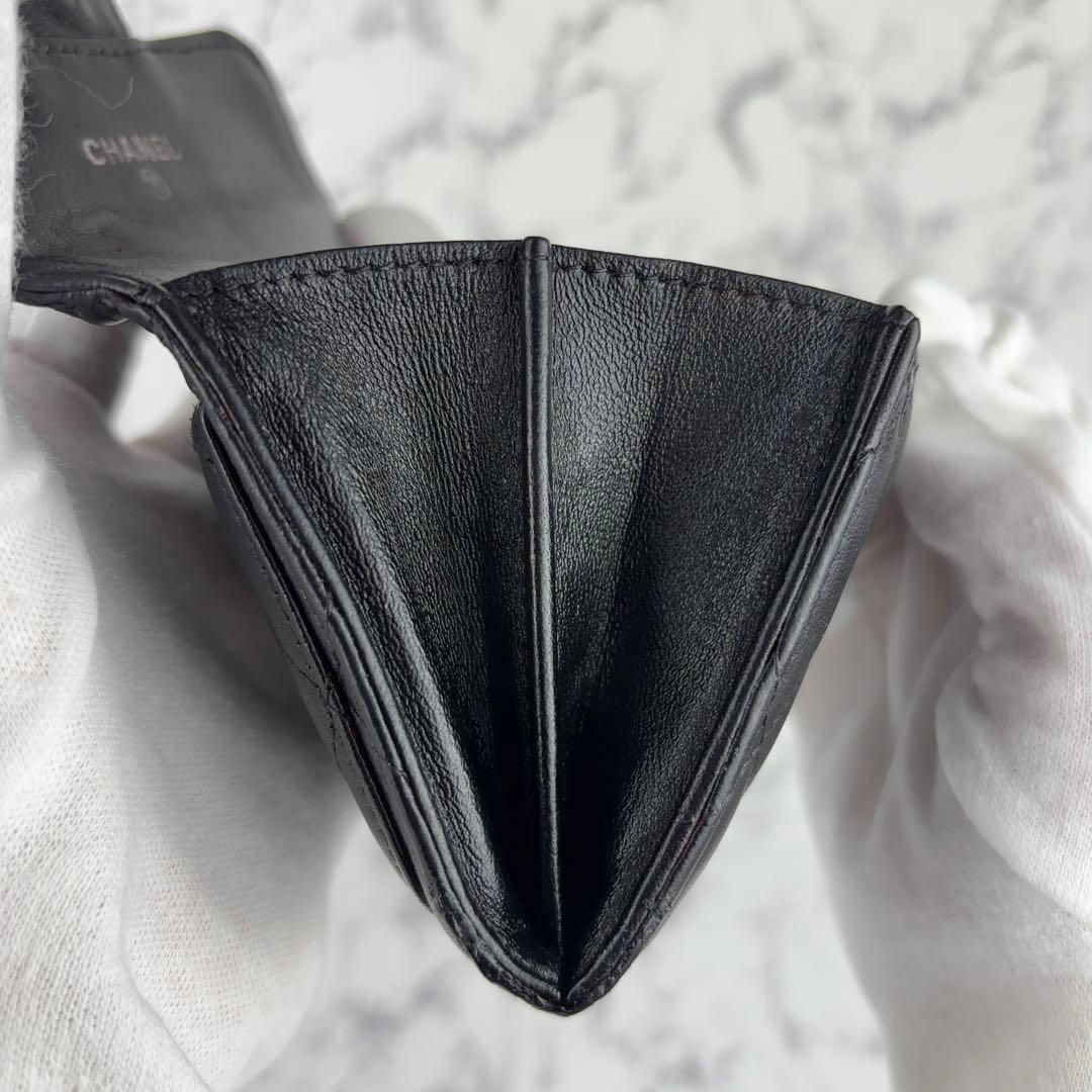 74 CHANEL ケース　マトラッセ　ラムスキン