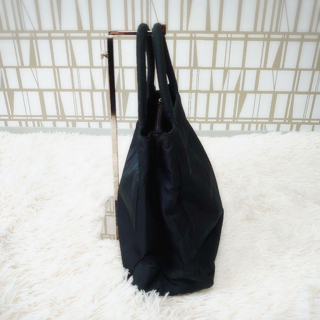 PRADA　ナイロン　ハンドバッグ　3角ロゴ 3層式　台形　グリーン系