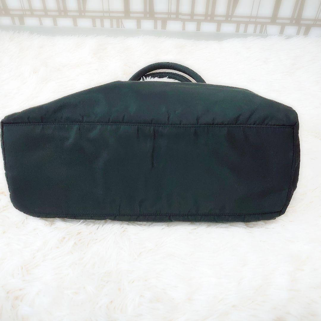 PRADA　ナイロン　ハンドバッグ　3角ロゴ 3層式　台形　グリーン系