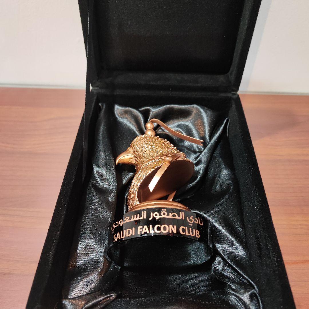 サウジアラビア アルウラー ファルコンカップ 記念品