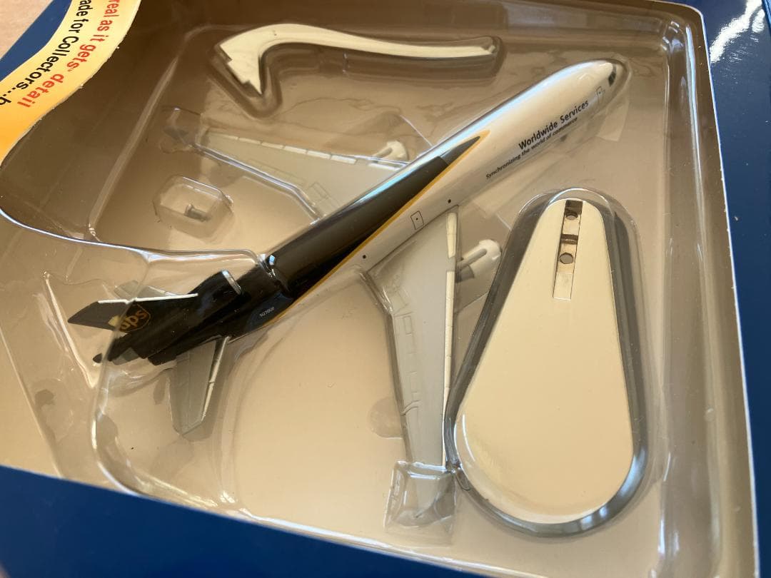 貨物機模型 UPS MD-11F 1/400 く