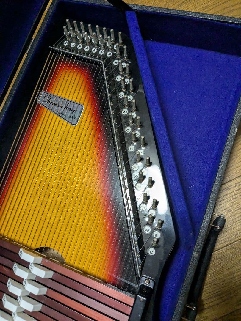 オートハープ　東海楽器(クロマハープ）綺麗な中古品　音出し確認のみ