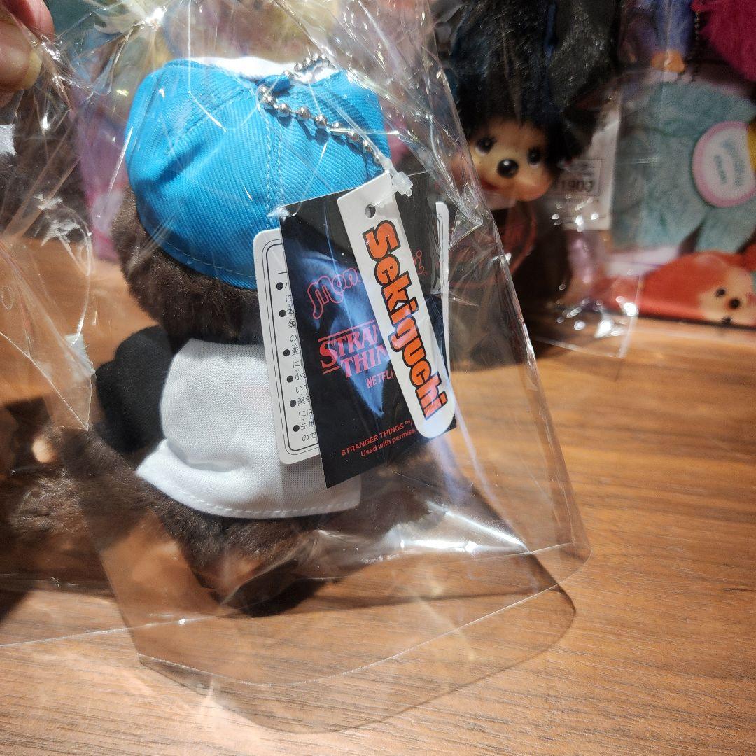 新品未開封　選新発売モンチッチ キーチェーン ストレンジャーシングス コラボ2点