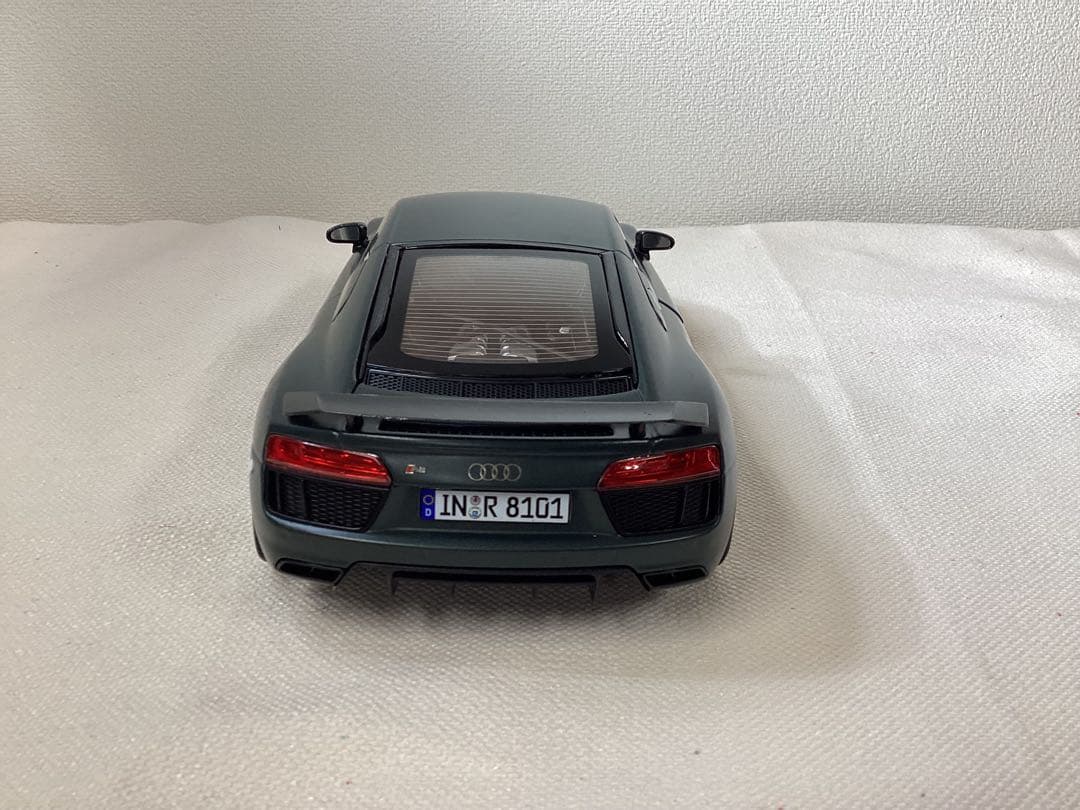 京商1/18 アウディAudi R8 V10 プラスクーペ カモフラグリーン