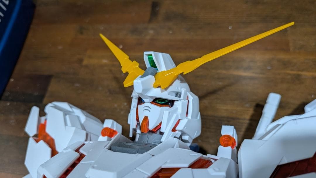 メガサイズ　ユニコーンガンダム（ヘッドディスプレイ２種付き）素組み
