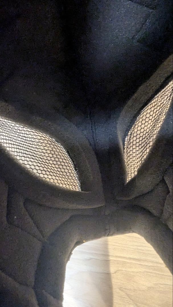 ルチャリブレマスク 黒と金 角付き