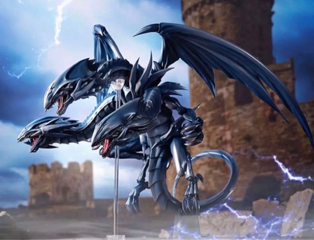 新品未開封ブルーアイズアルティメットドラゴンフィギュアあみあみ