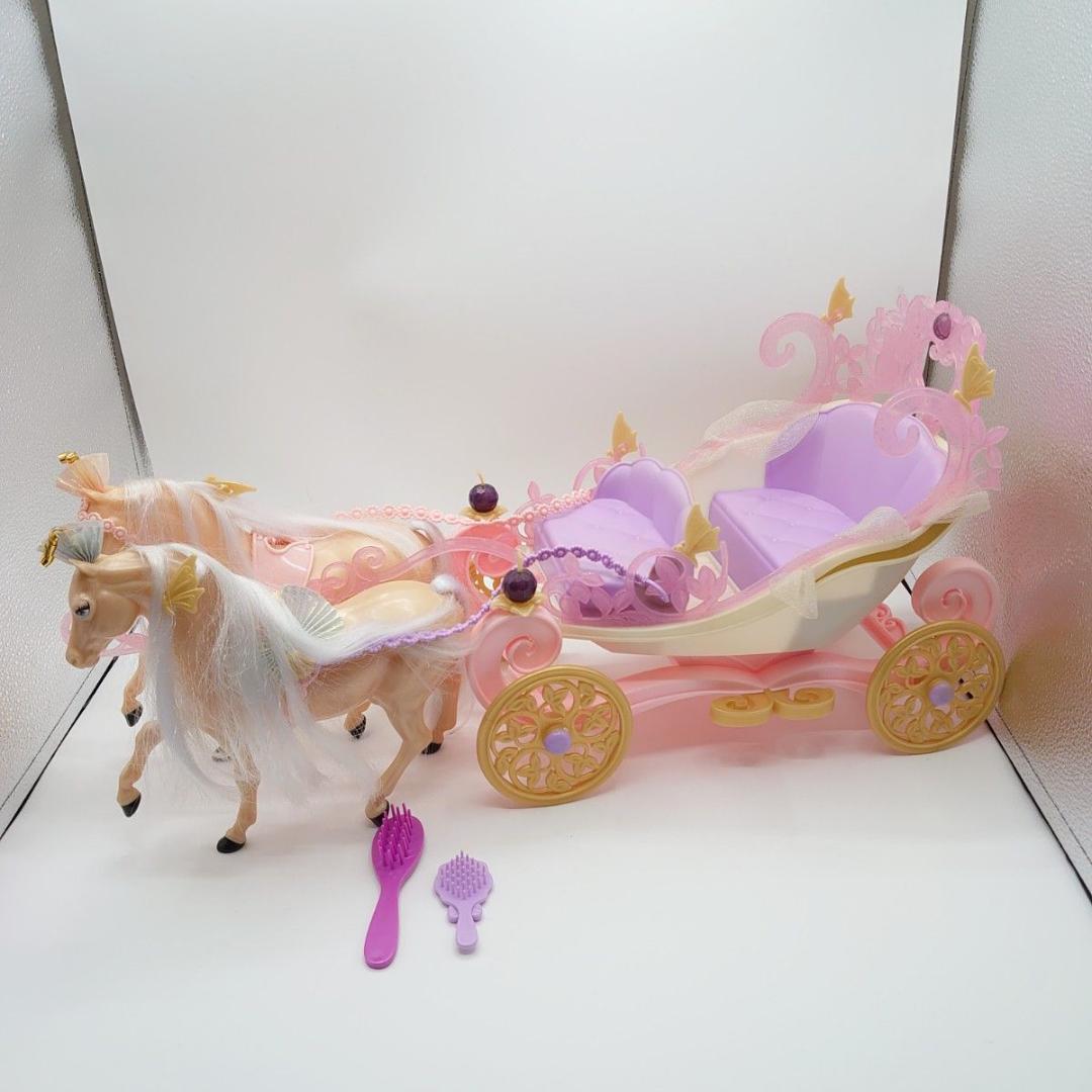 廃盤 Barbie バービー 王女と村娘 馬車 ホース2体 客車セット 希少