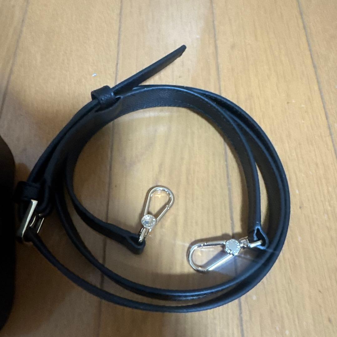 【特別価格お得】FURLA ブラック ハンドバッグ