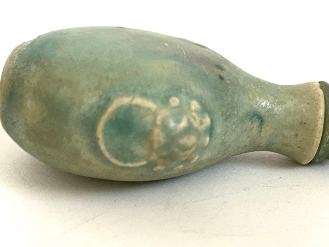 骨董 アンティーク 中国骨董 鼻煙壷 陶製 翡翠？ コレクション 清朝