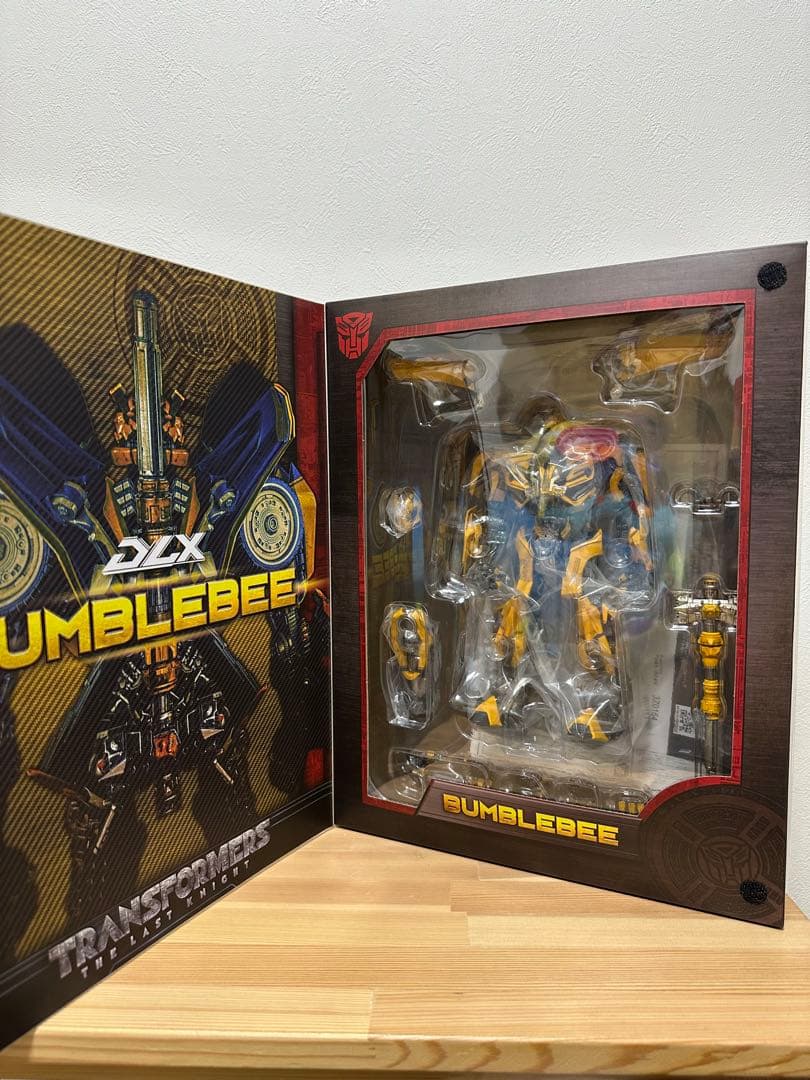threezero DLX BUMBLEBEE フィギュア