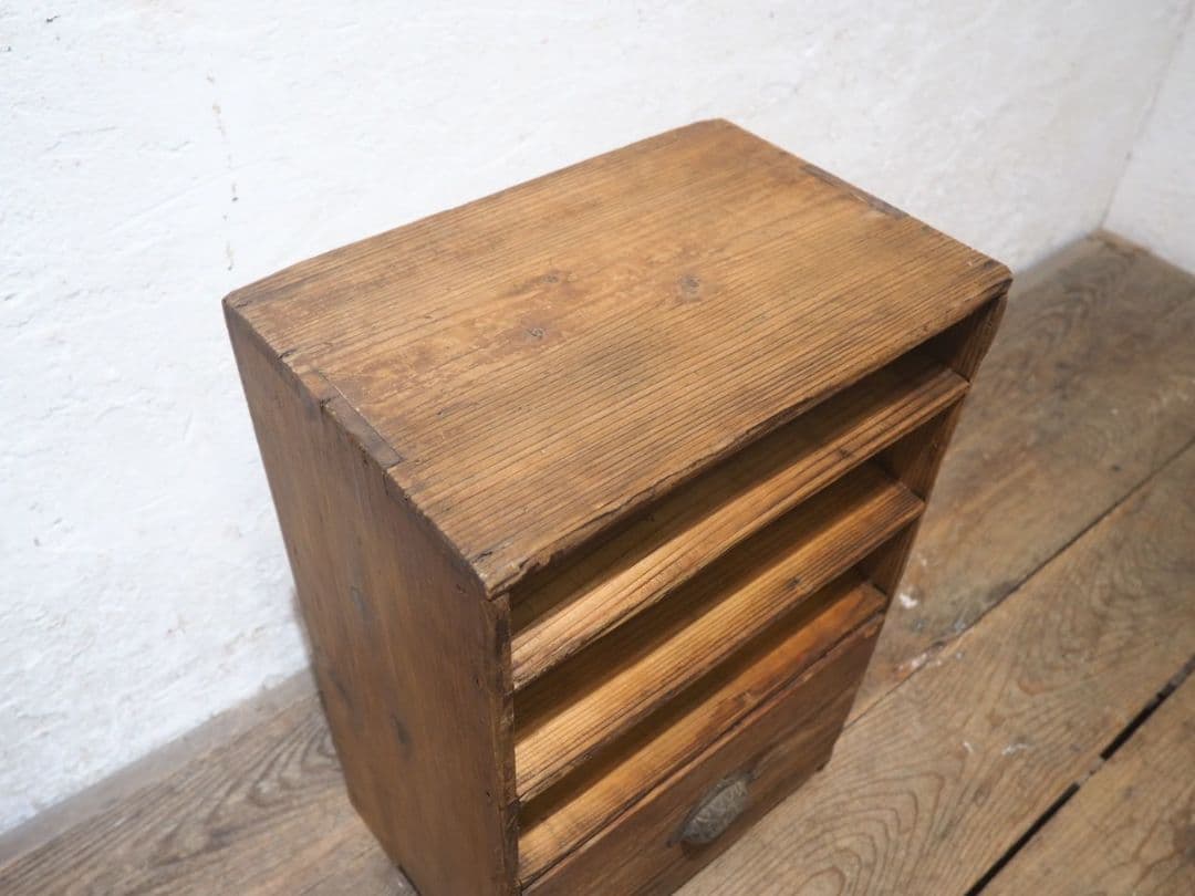 1319 小ぶりな杉の収納棚 飾り棚 抽斗 ケース 古家具 レトロ ビンテージ